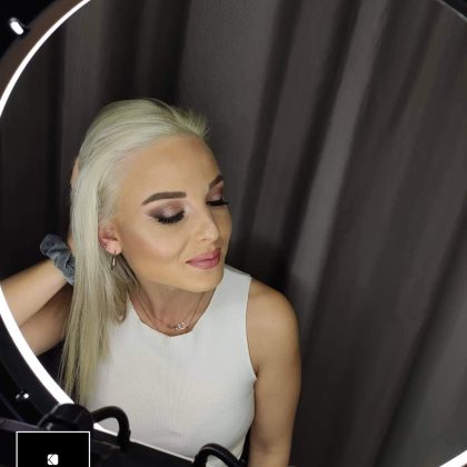 Evi Kinoli: Make Up Artist